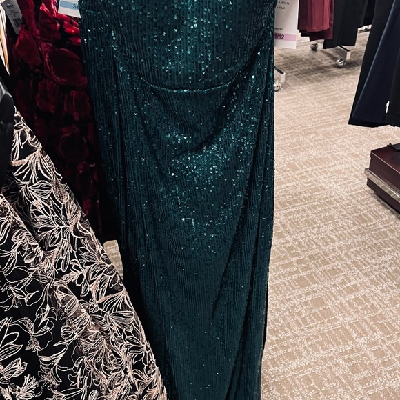Violet Weekend Halter Neck Sequin Dress- Emerald - Picture 6 of 7